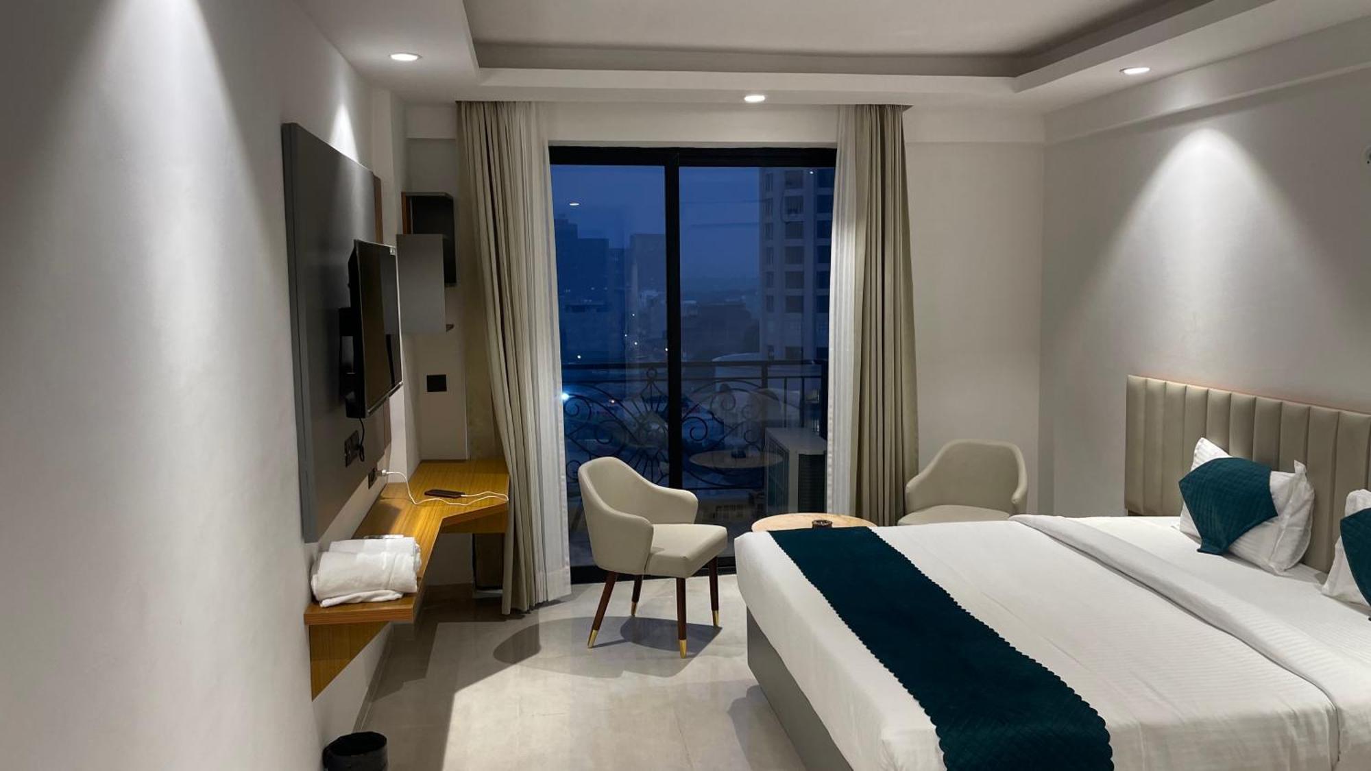 Hotel Maple Tree - Near Ekana Cricket Stadium - Lucknow Exteriör bild