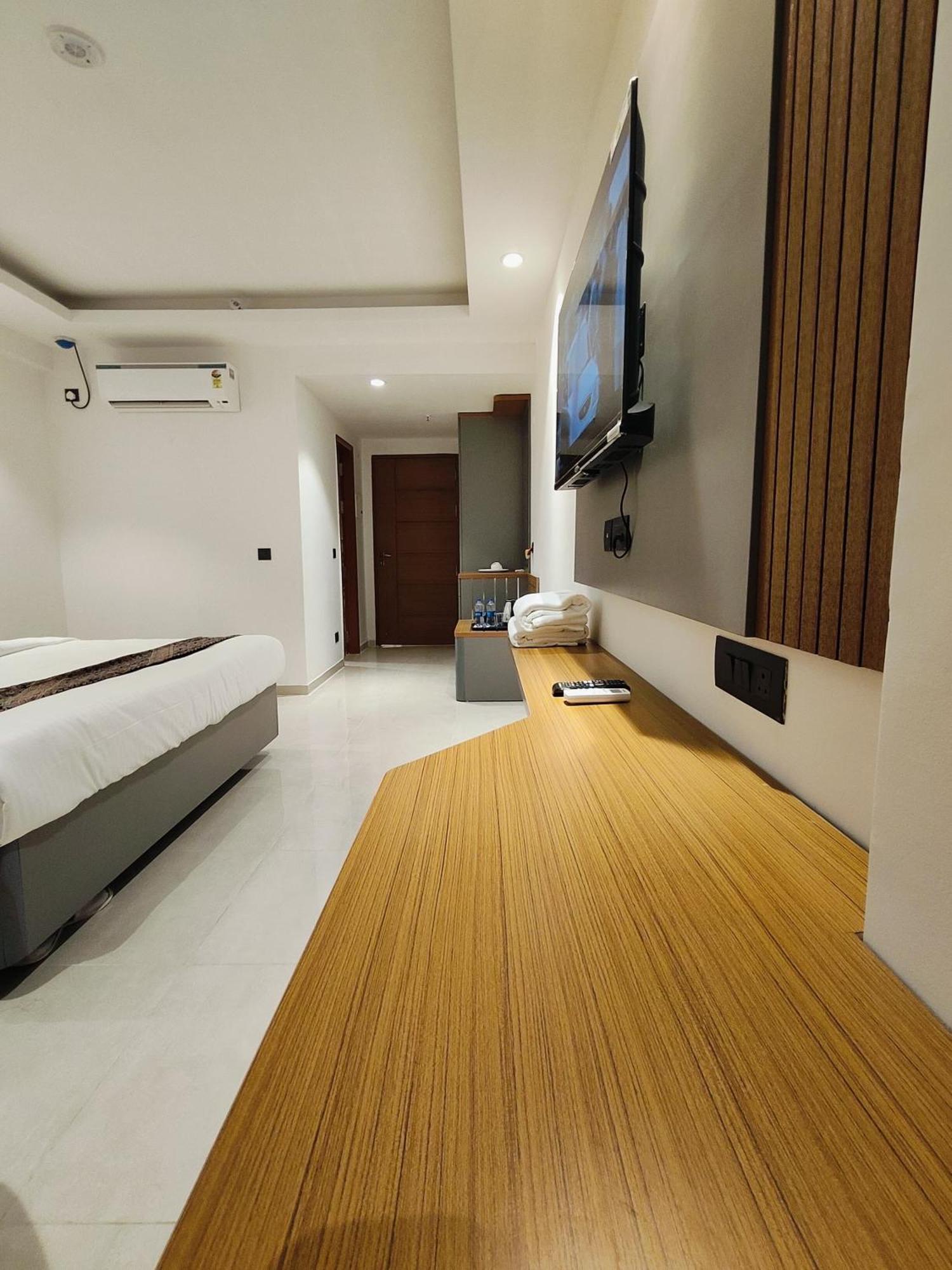 Hotel Maple Tree - Near Ekana Cricket Stadium - Lucknow Exteriör bild