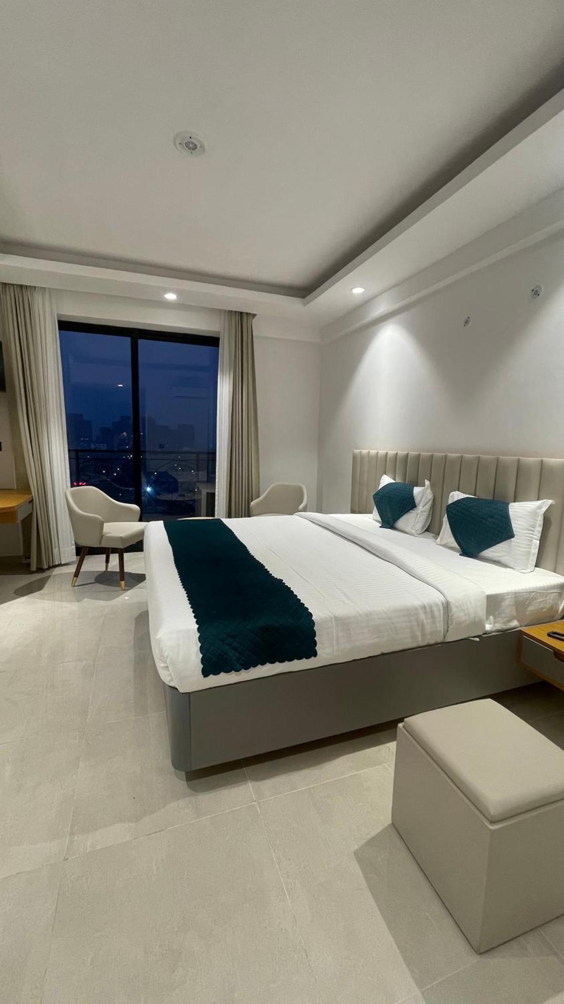 Hotel Maple Tree - Near Ekana Cricket Stadium - Lucknow Exteriör bild