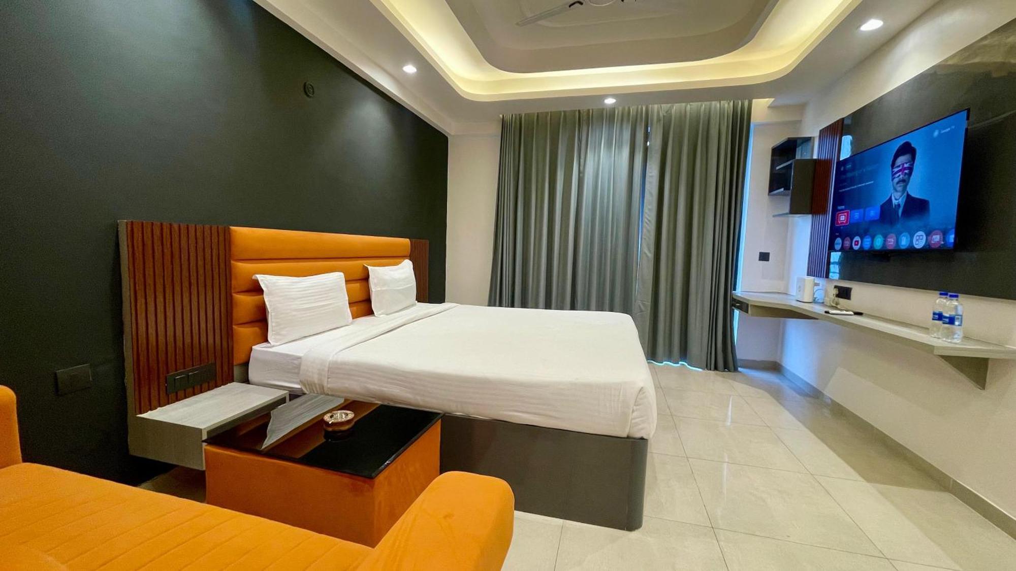 Hotel Maple Tree - Near Ekana Cricket Stadium - Lucknow Exteriör bild